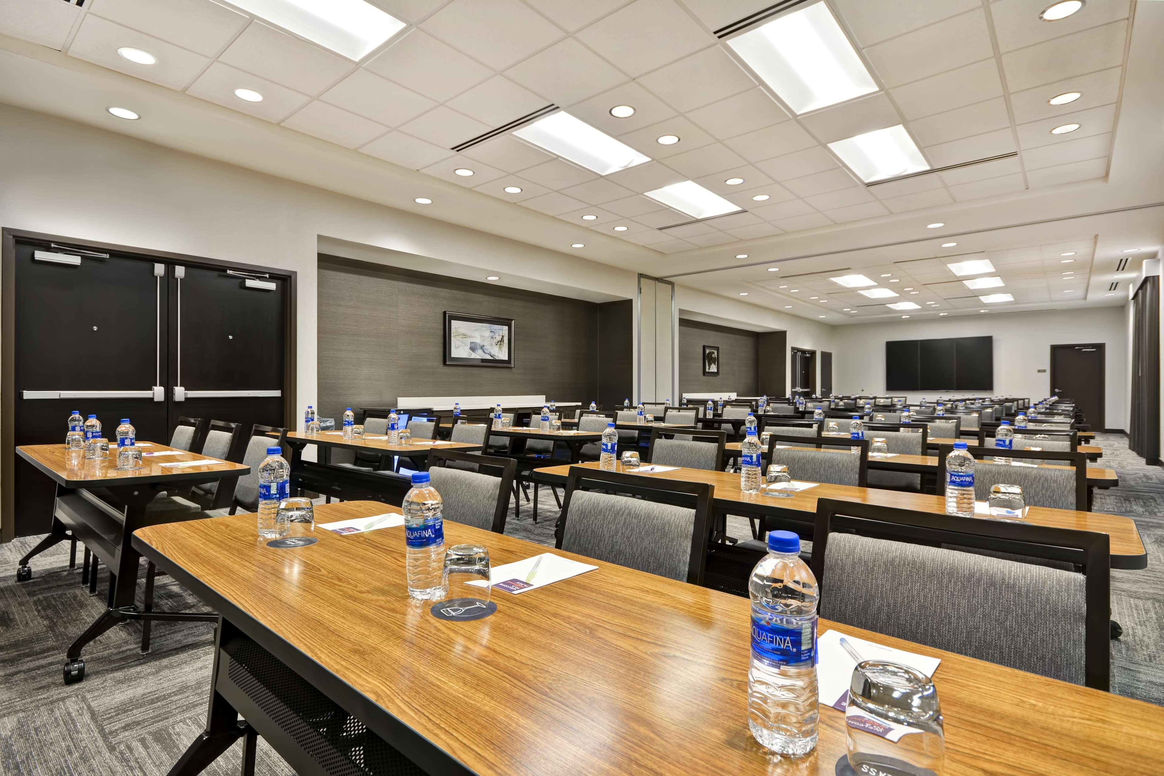 Hyatt Place Fresno Zewnętrze zdjęcie